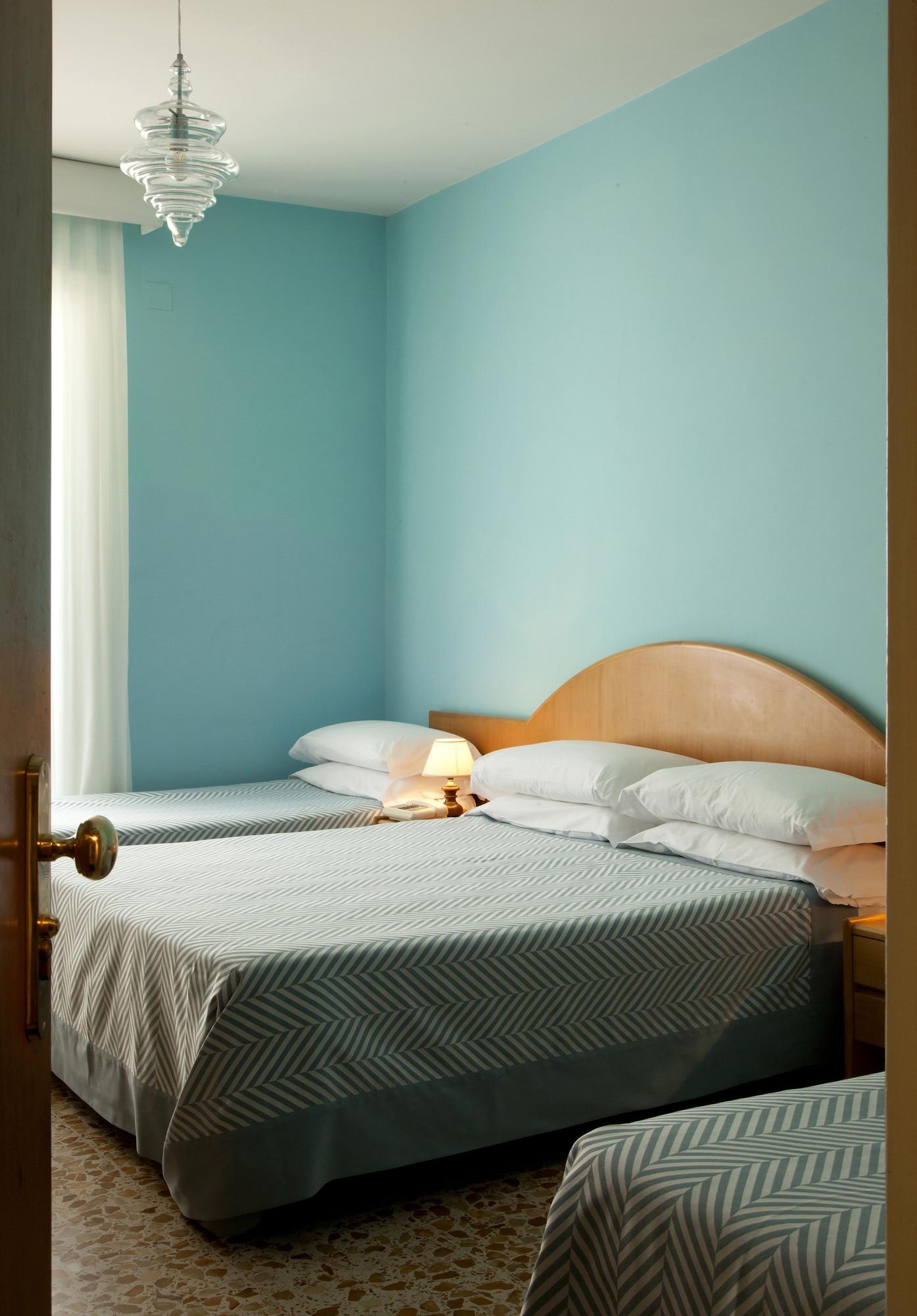 Hotel Del Corso Сорренто Экстерьер фото