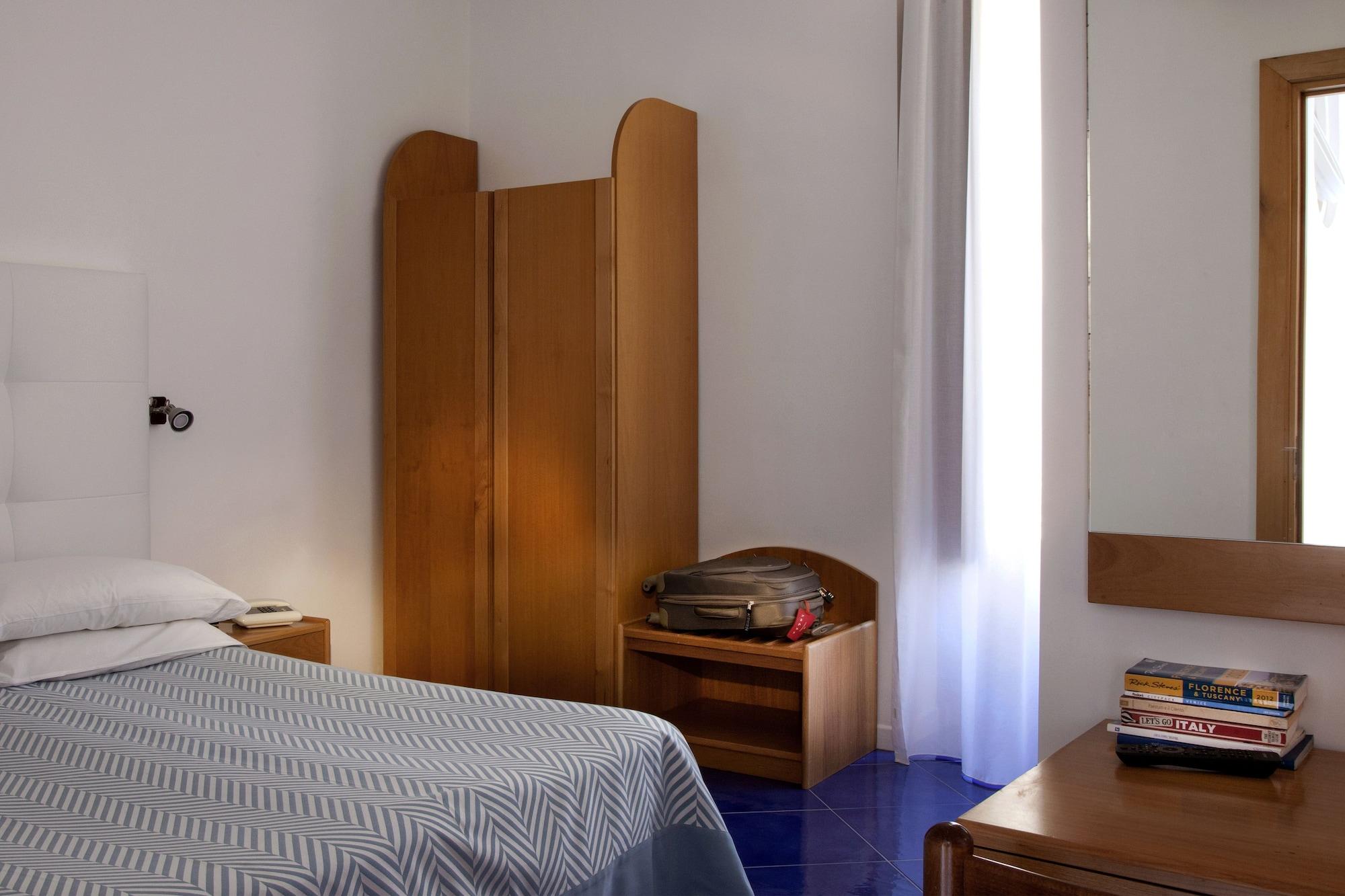 Hotel Del Corso Сорренто Экстерьер фото