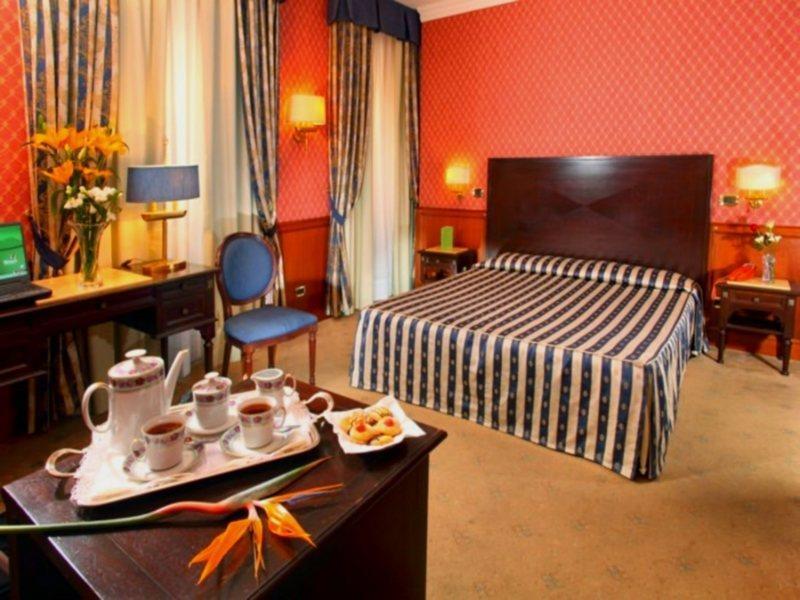 Hotel Del Corso Сорренто Экстерьер фото